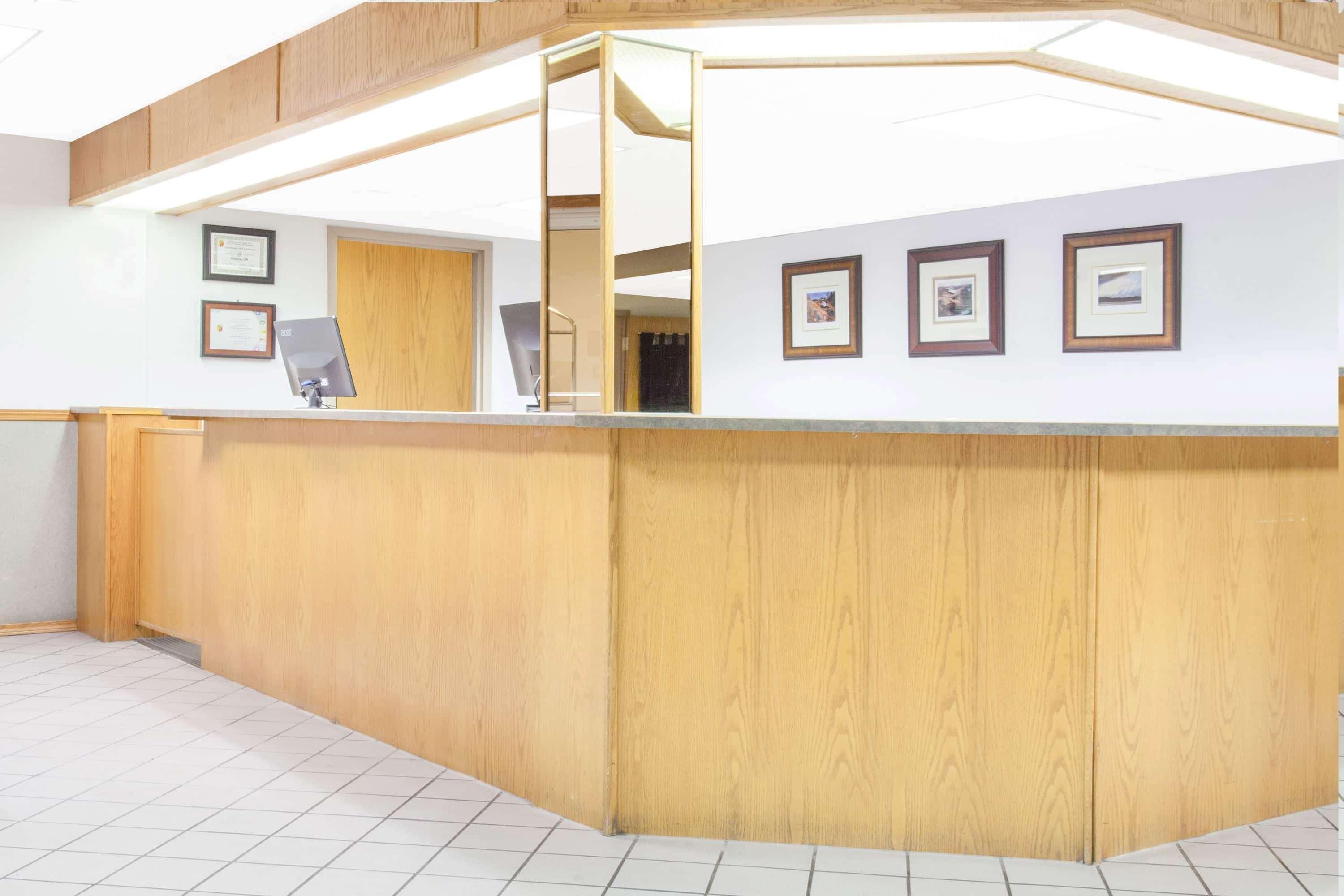 Super 8 By Wyndham Kenora Hotel Buitenkant foto