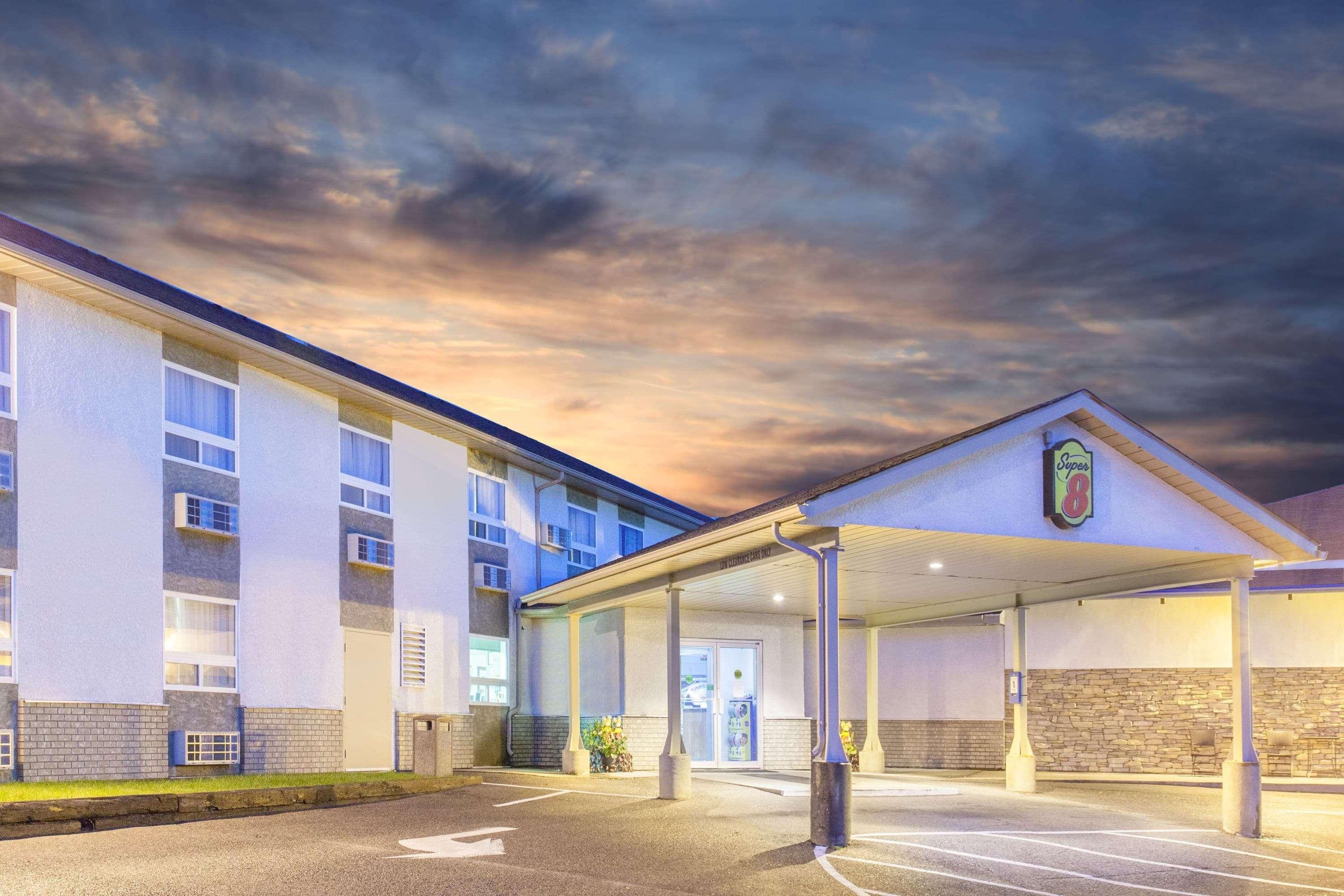 Super 8 By Wyndham Kenora Hotel Buitenkant foto