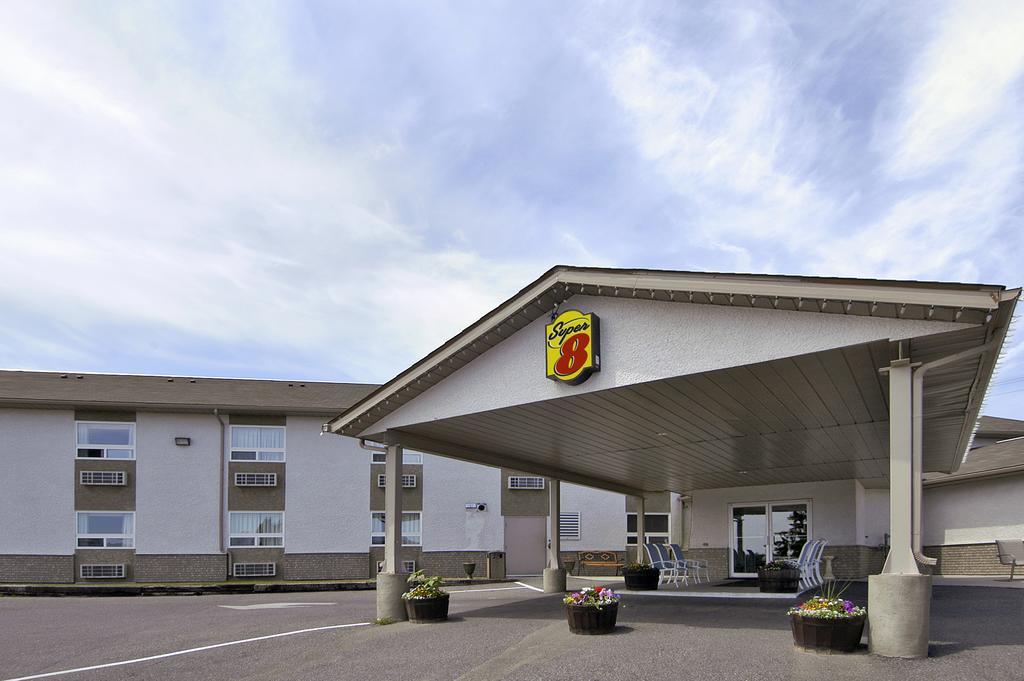 Super 8 By Wyndham Kenora Hotel Buitenkant foto