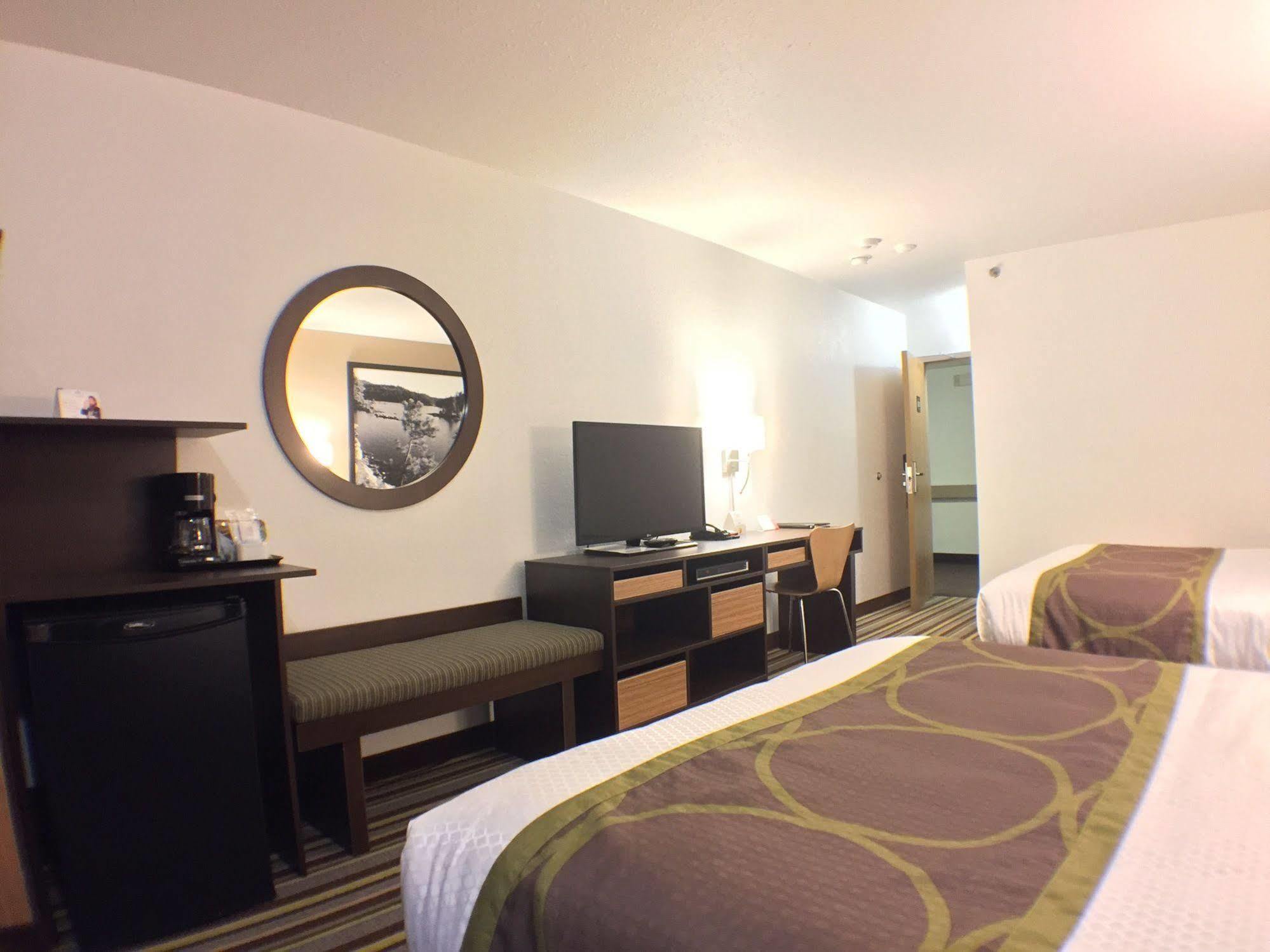 Super 8 By Wyndham Kenora Hotel Buitenkant foto