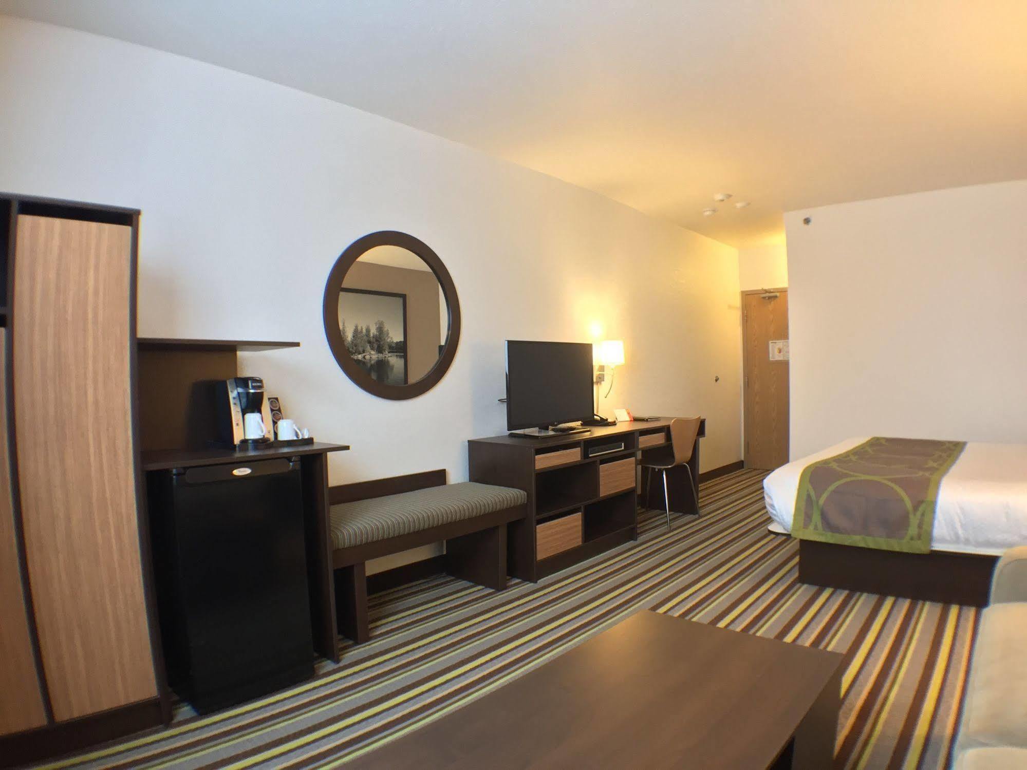 Super 8 By Wyndham Kenora Hotel Buitenkant foto