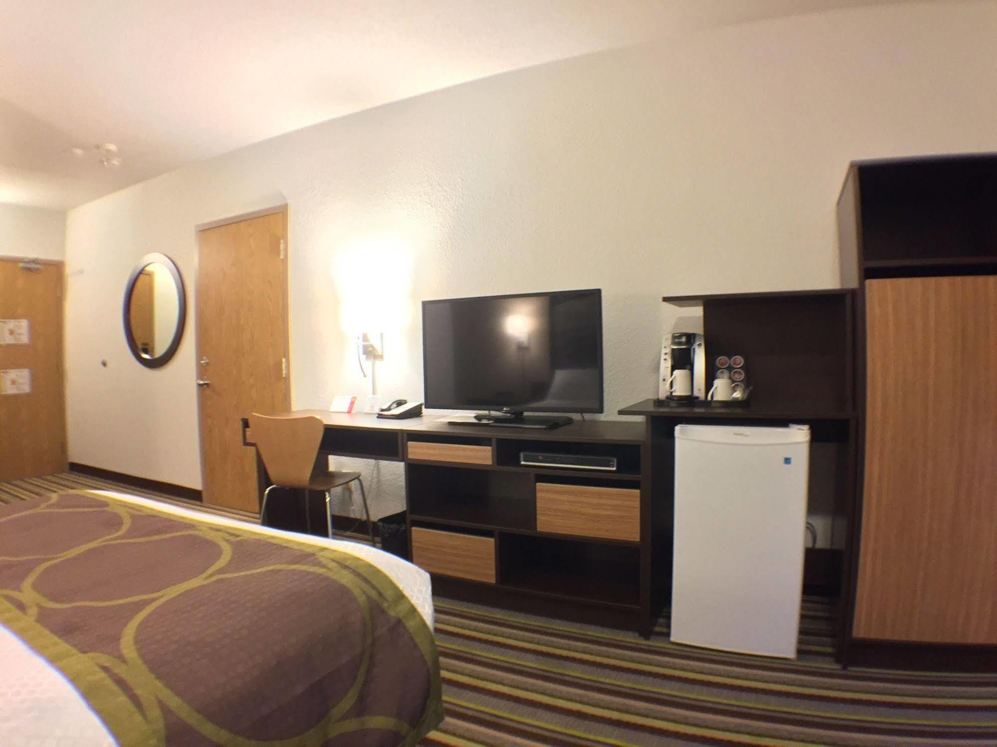 Super 8 By Wyndham Kenora Hotel Buitenkant foto