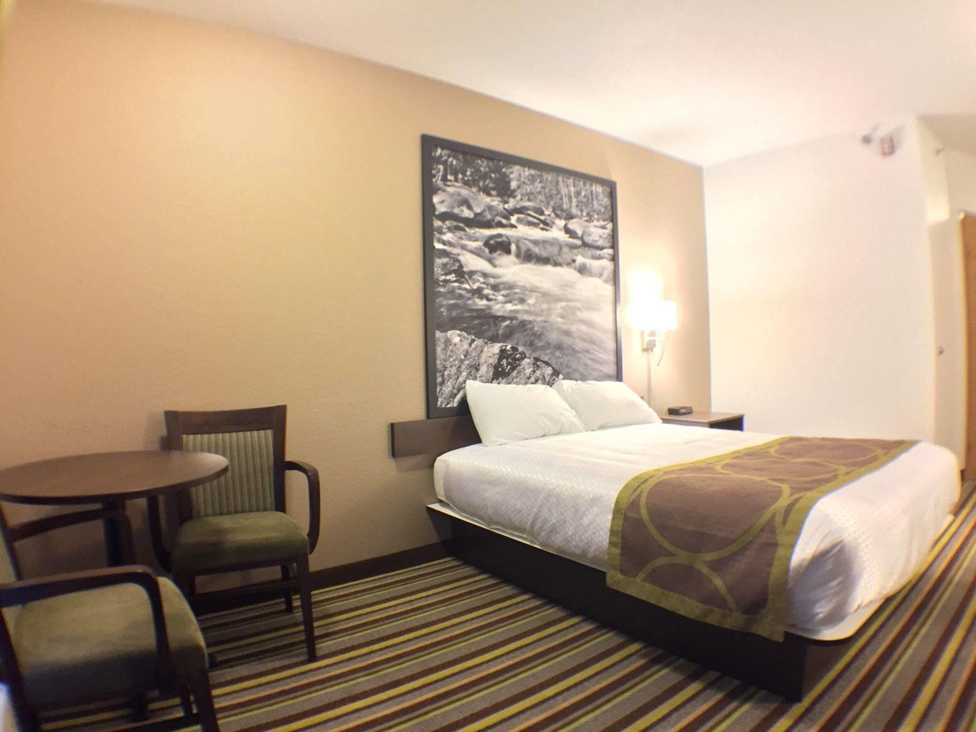 Super 8 By Wyndham Kenora Hotel Buitenkant foto