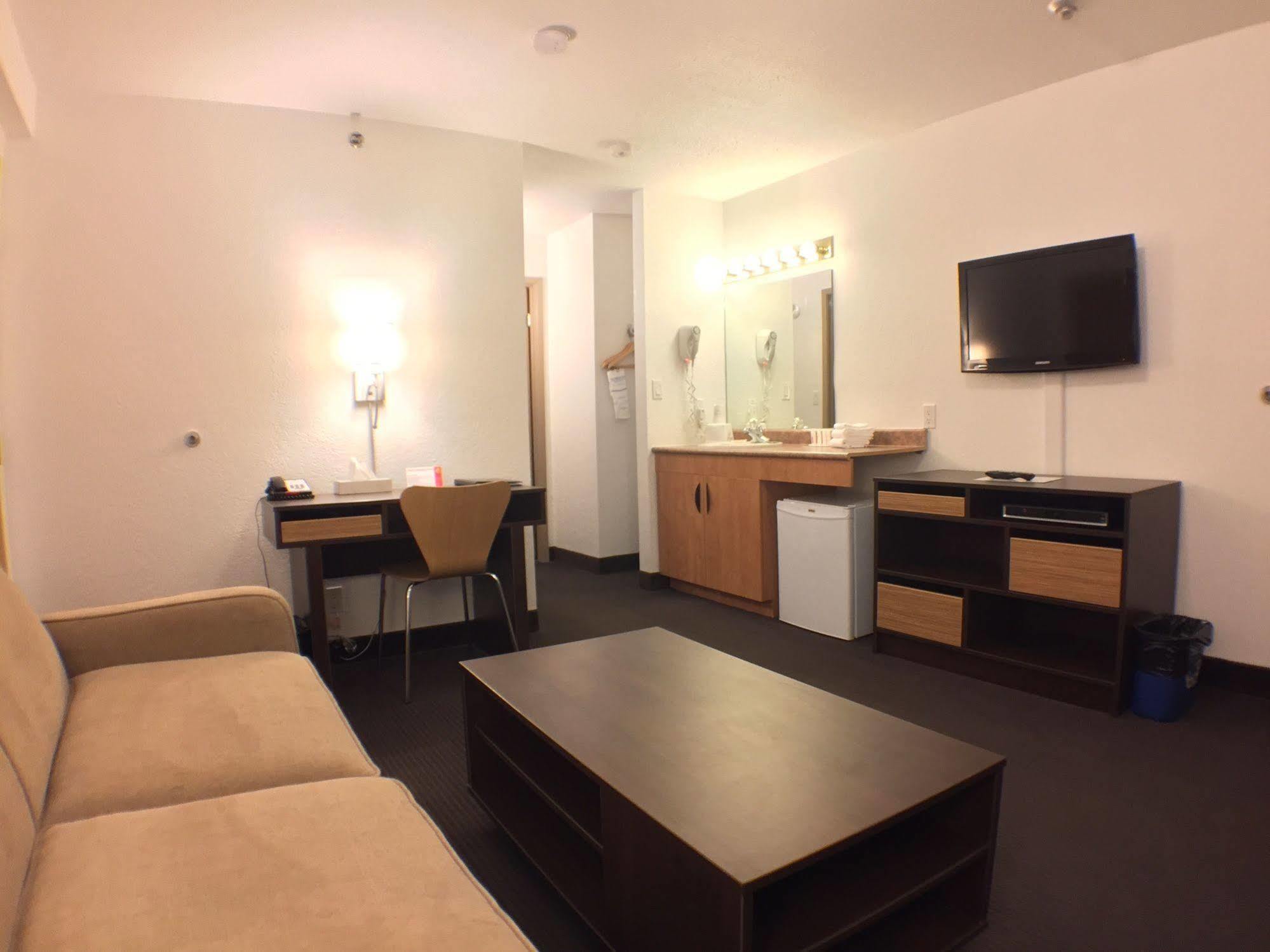 Super 8 By Wyndham Kenora Hotel Buitenkant foto
