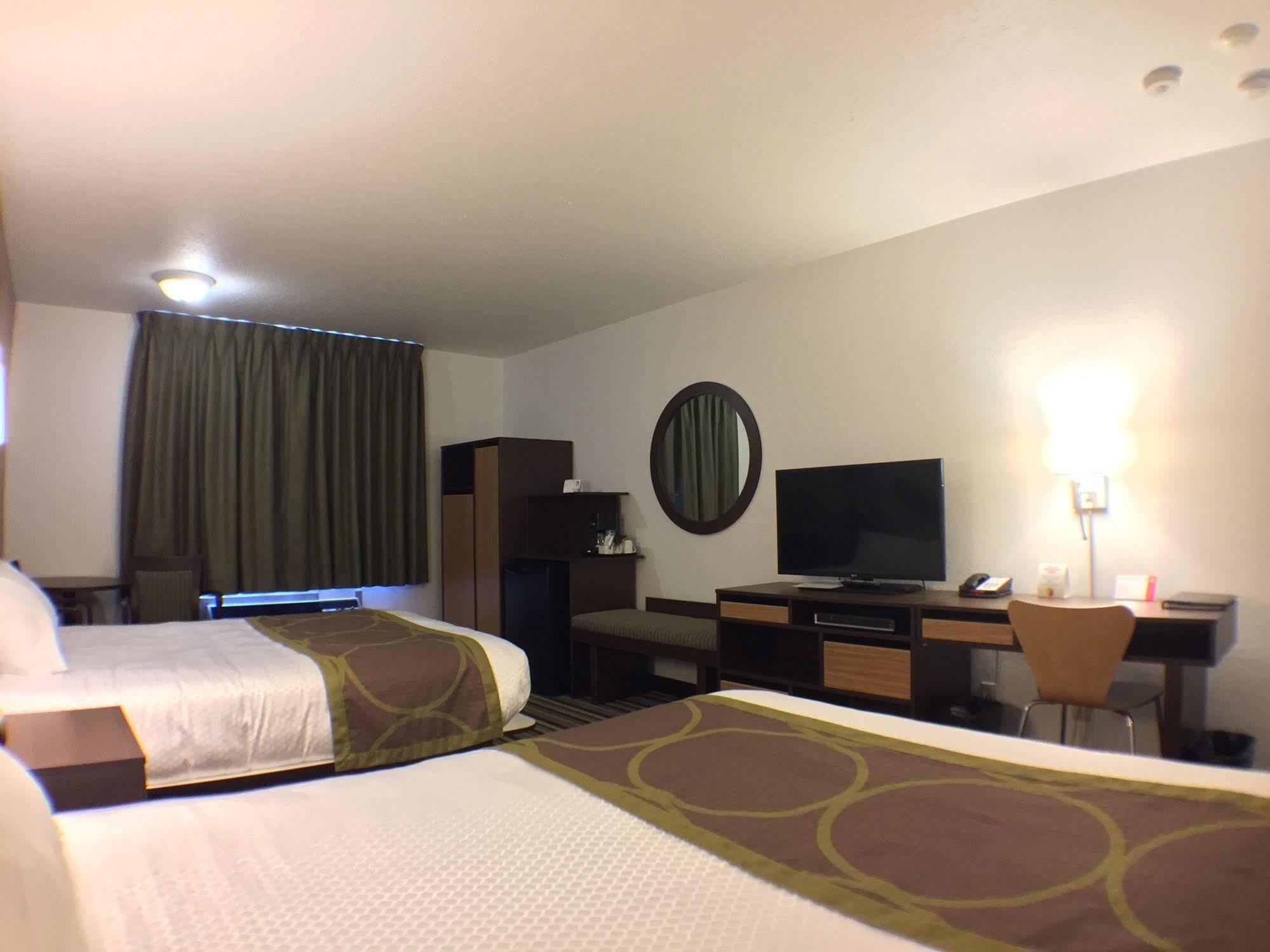Super 8 By Wyndham Kenora Hotel Buitenkant foto