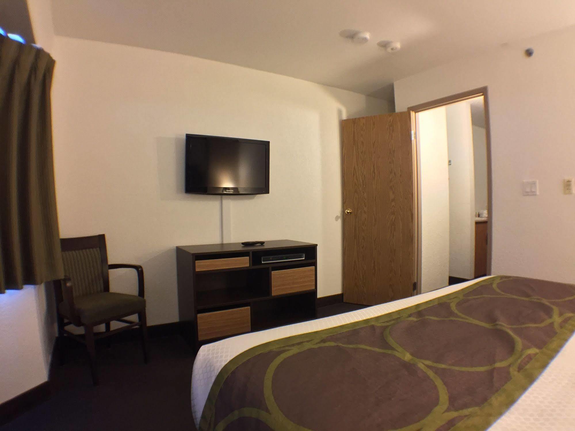 Super 8 By Wyndham Kenora Hotel Buitenkant foto